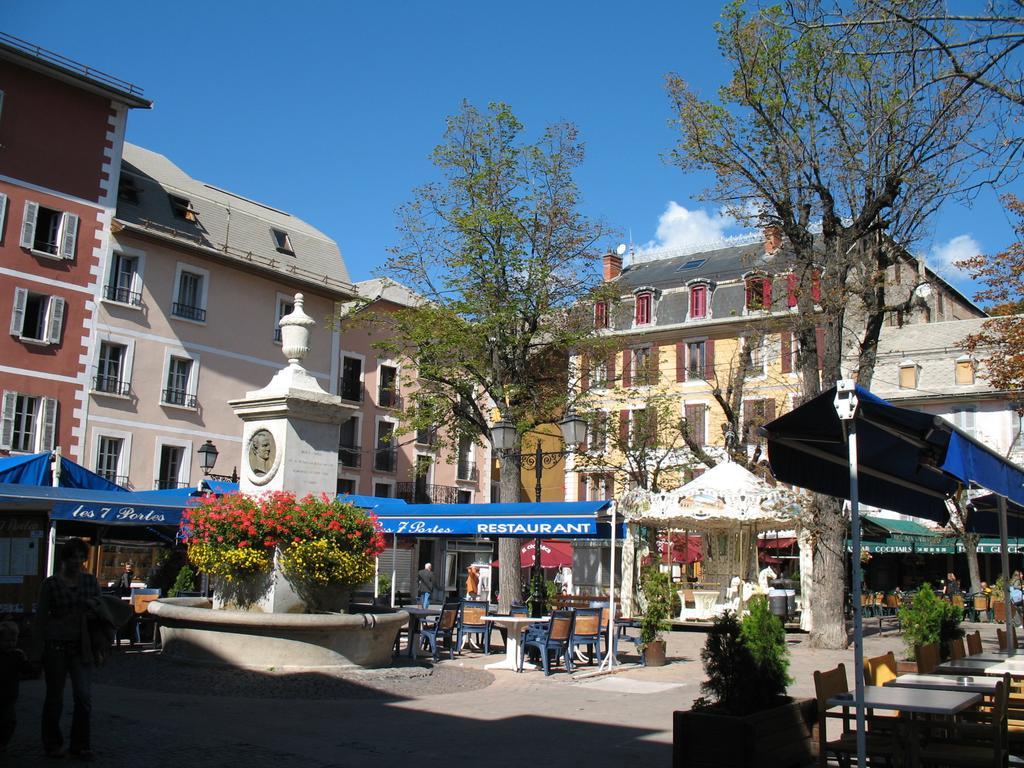 Studio Barcelonnette Ubaye, Provence Enchastrayes Bagian luar foto