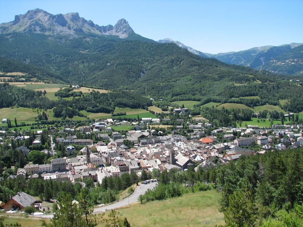 Studio Barcelonnette Ubaye, Provence Enchastrayes Bagian luar foto